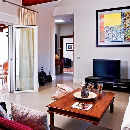 Puerto Del Carmen Sleeps 6 Air Con Wifi Villa Puerto del Carmen