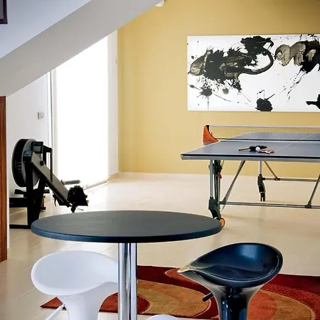 Puerto Del Carmen Sleeps 6 Air Con Wifi Вилла Пуэрто дель Кармен